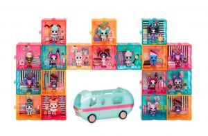 L.O.L. Surprise Tiny Toys met mini glamper