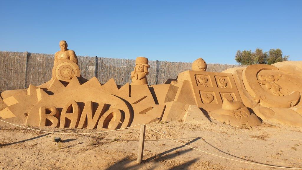 Sand City in de prachtige Algarve van Portugal is een hele leuke activiteit om met kinderen te doen. zandsculpturen Algarve