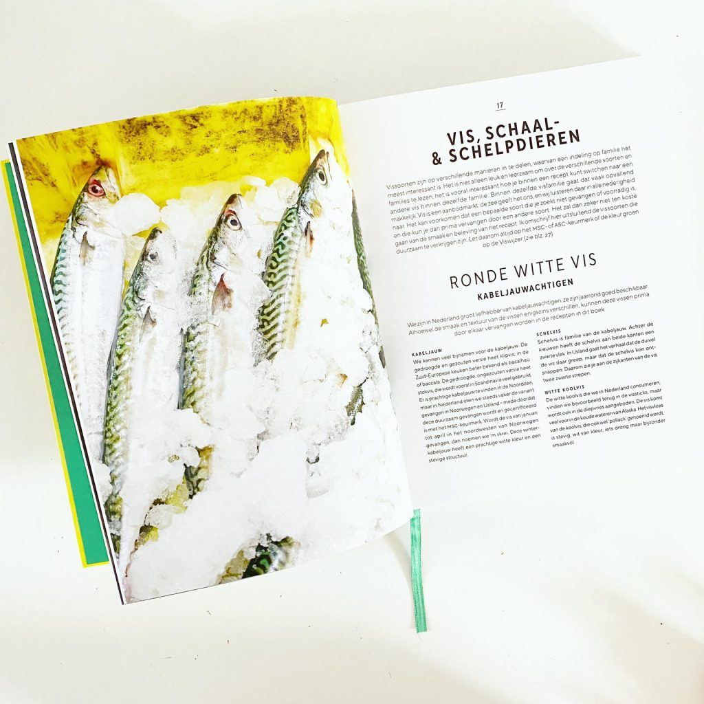 vis schaal en schelpdieren kookboek met groenten en vis in de hoofdrol