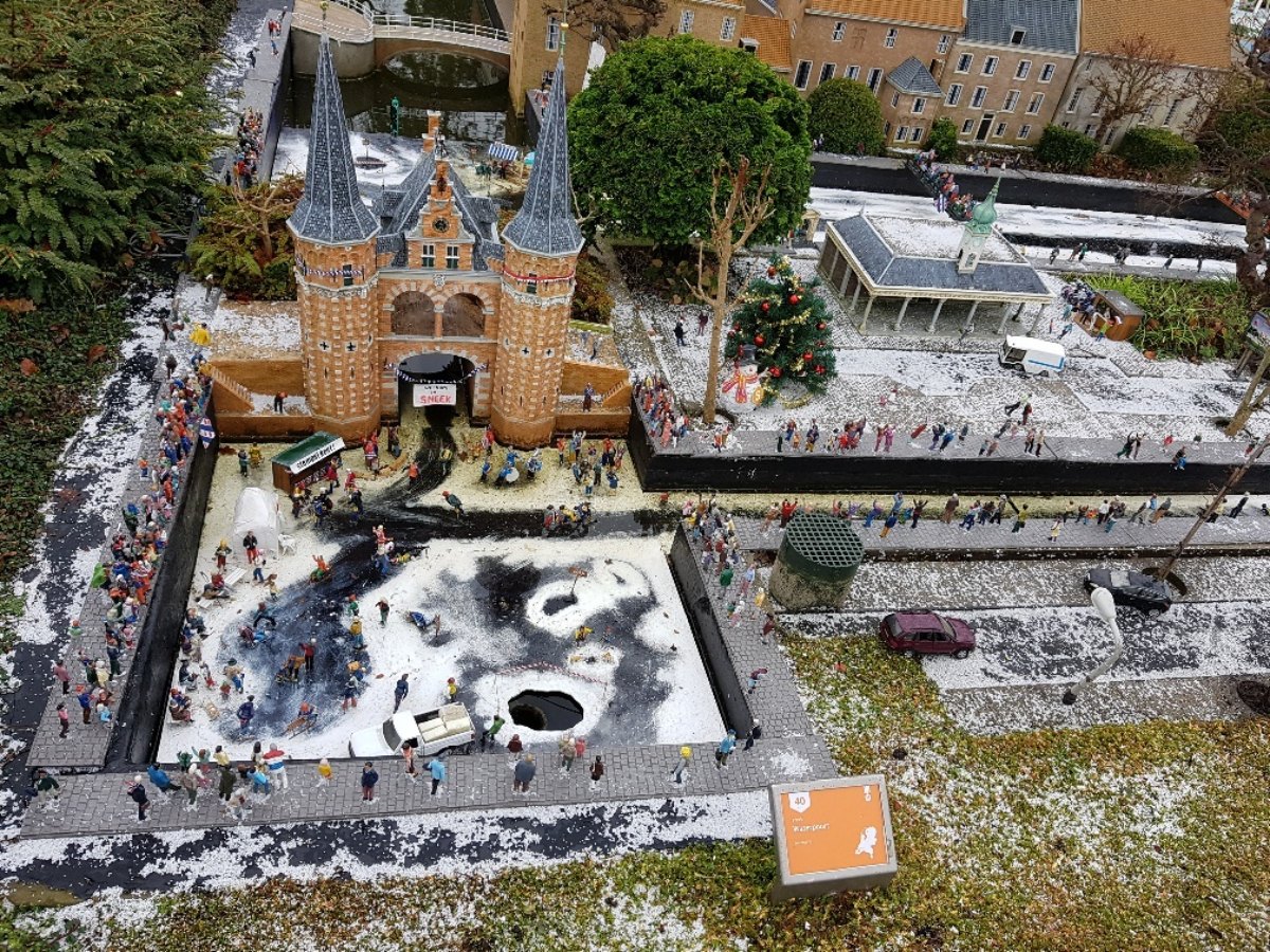 Winter in Den Haag met Madurodam winterweken. Koop snel je entreekaartjes voor dit leuke uitje in Den Haag met kinderen. Kerst en winter
