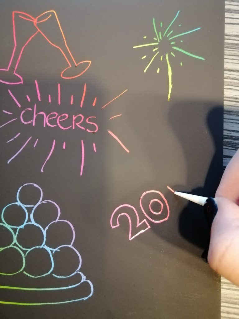 Wil jij knutselen voor oud en nieuw? Vuurwerk knutselen of het nieuwjaar creatief vastleggen? Peuters of kleuters, tekenen en plakken! 