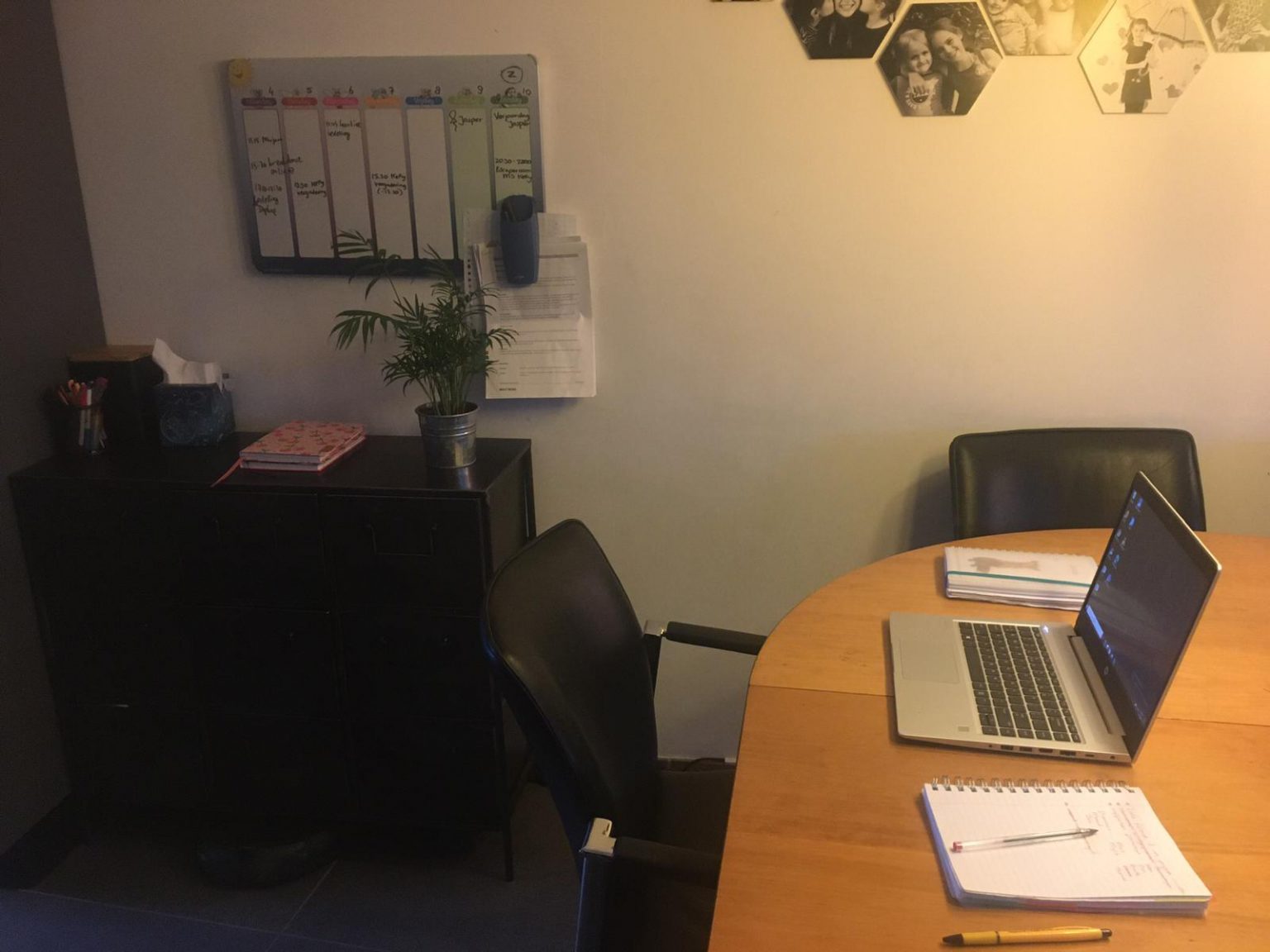 Ruim je bureau op dag 2024: tips voor een opgeruimd bureau!