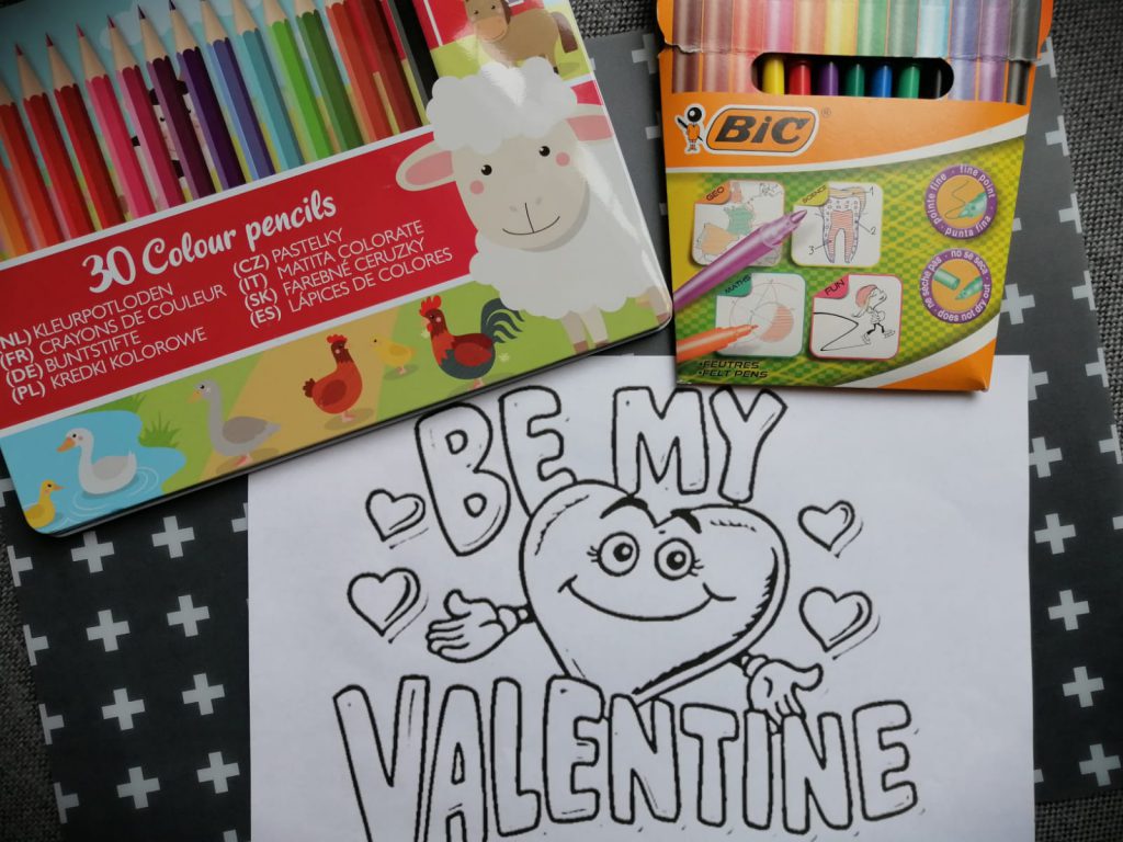 Valentijn knutselen kinderopvang? Keuze genoeg in deze blog en kun je aan de slag met Valentijnsdag cadeautjes baby, peuter en kleuter.