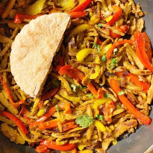 Een heerlijk gezonde Vivera shoarma recept. Snel, lekker, budget en simpel. Het kan allemaal in 1 recept. En een recept voor vegan kapsalon.