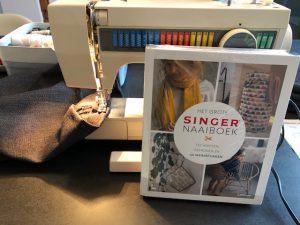 Het grote Singer Naaiboek
