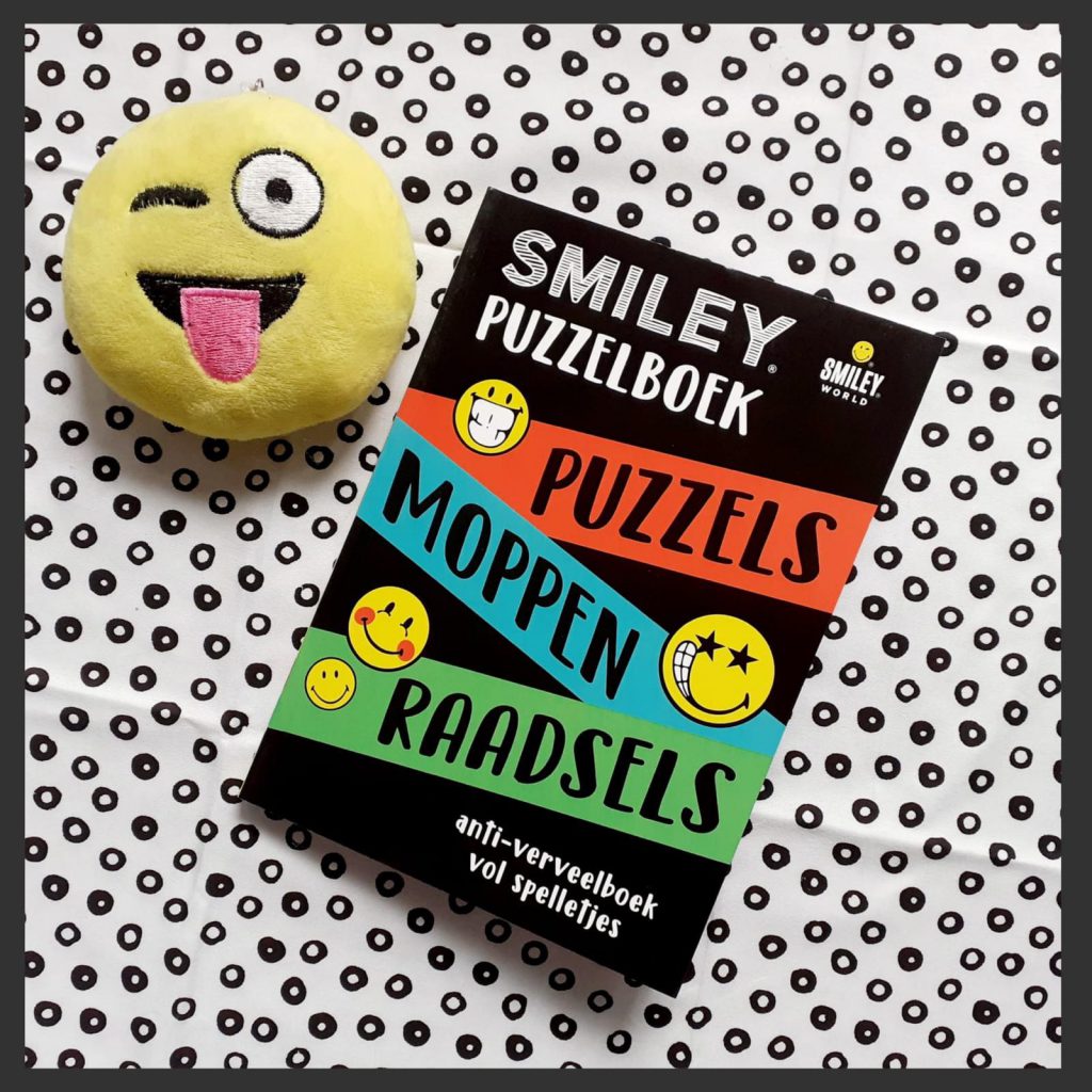roterend auditorium dek Smiley puzzelboek - een antiverveel boek vol spelletjes -