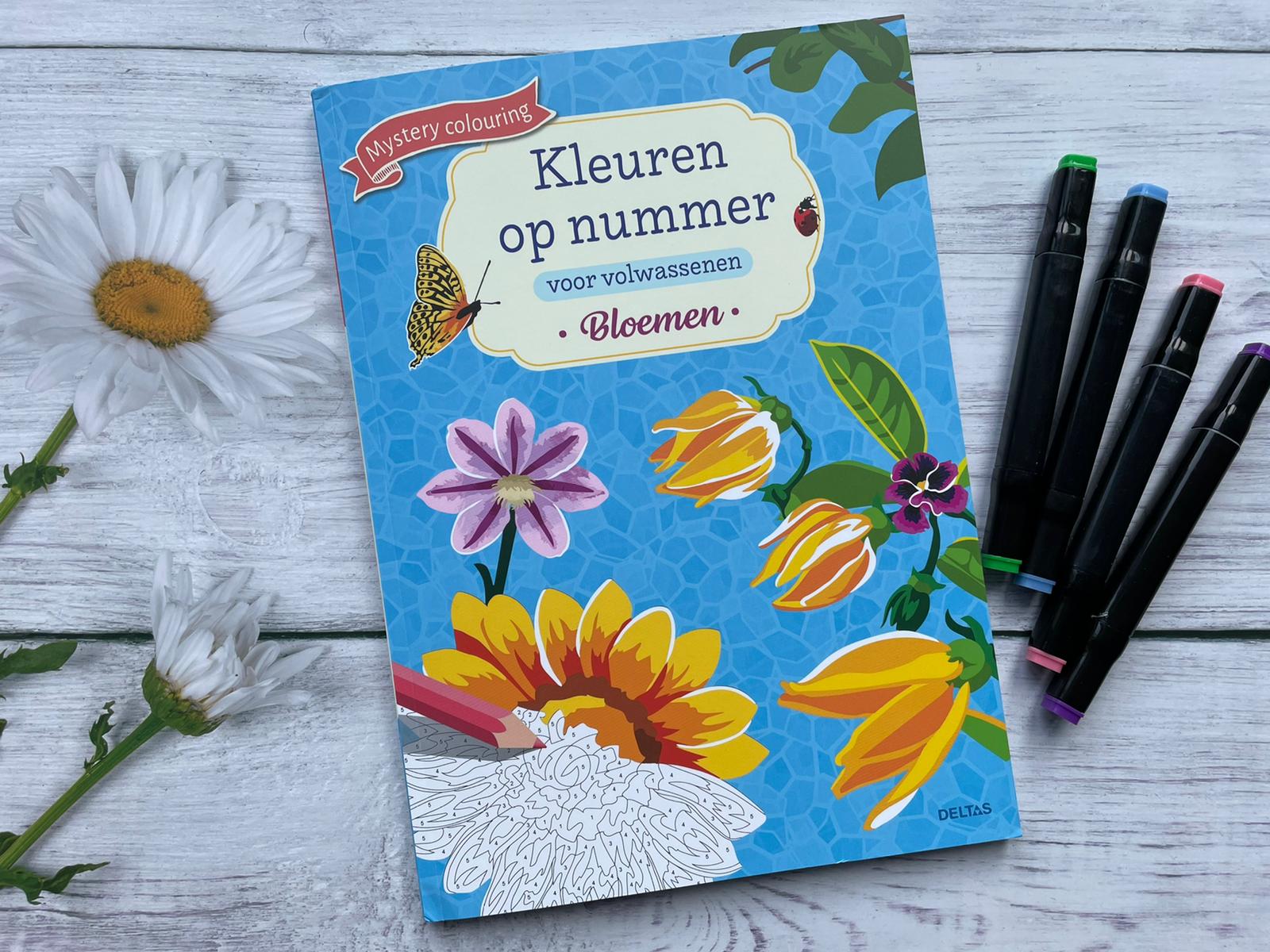 Kleuren voor volwassenen bloemen – een ontspan momentje! -