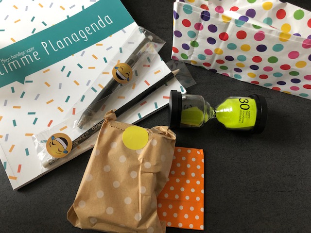 Huiswerk maken op de basisschool ziet er heel anders uit dan studeren op de middelbare school. Puber bijles heeft handige hulpmiddelen! pubercoaching