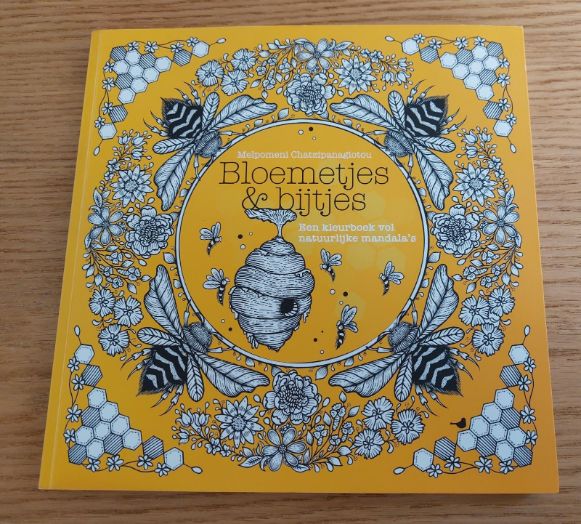 kleurboeken voor volwassenen Bloemetjes en bijtjes