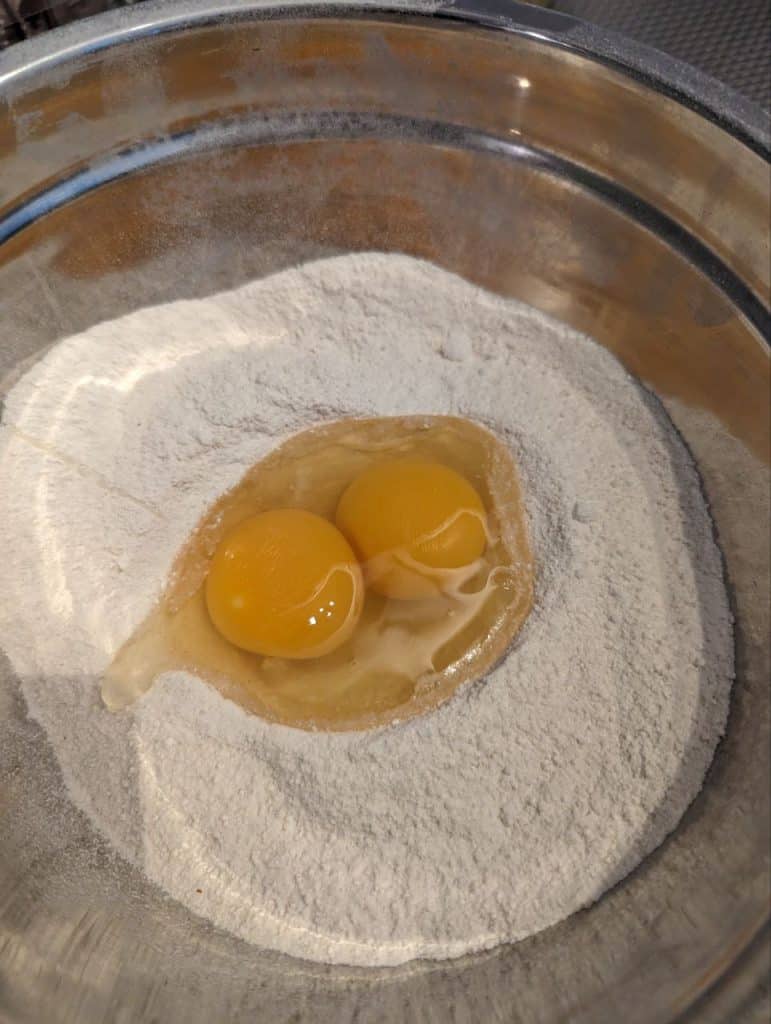 meel en eieren voor pannenkoeken