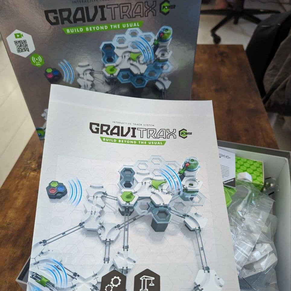 Gravitrax Power - Speelgoed van het jaar 2022 Gravitrax Power Starter-Set Launch is de eerste Gravitrax met elektronische onderdelen. Een interactief ballenbaansysteem.