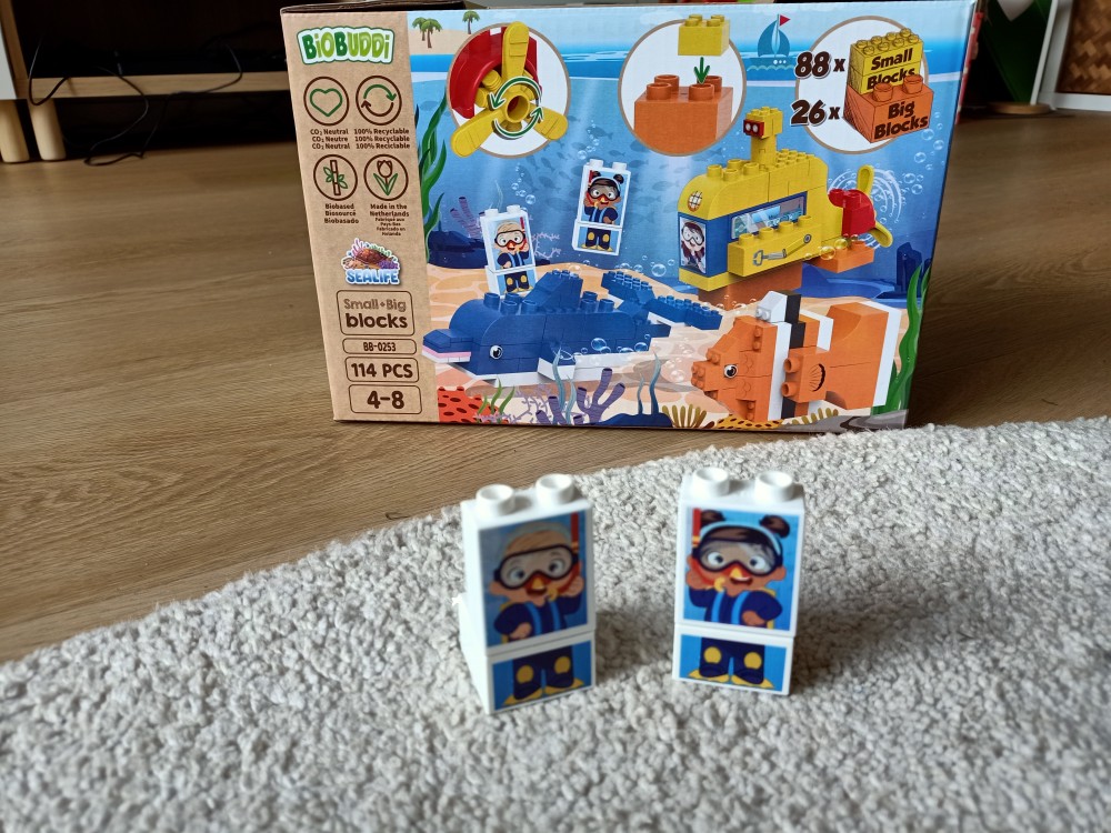 twee duikers bouwblokken