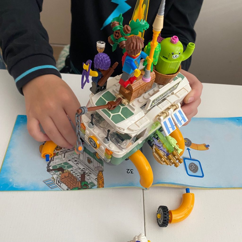 LEGO DREAMZzz Mevr. Castillo's Schildpadbusje Campervan