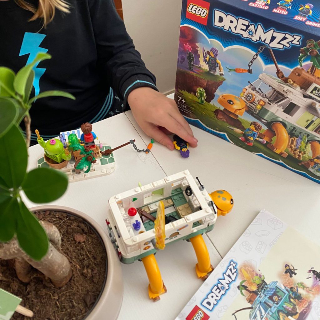 LEGO DREAMZzz Mevr. Castillo's Schildpadbusje Campervan