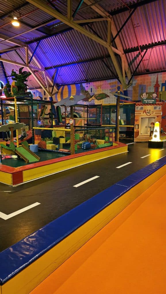Kinderfeestje Kidzcity Utrecht binnenspeeltuin  met attracties