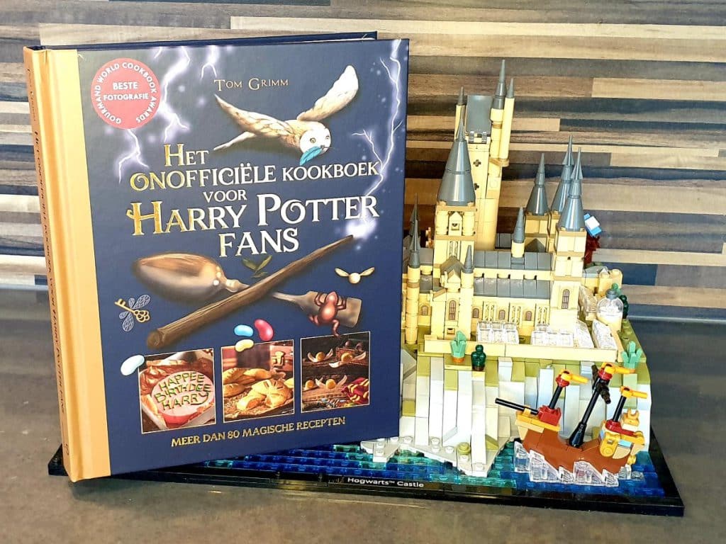 Het onofficiële kookboek voor Harry Potter fans is een prachtig kookboek vol magische recepten. Ginny Wemels paprikaspookkip, kook met Dobby