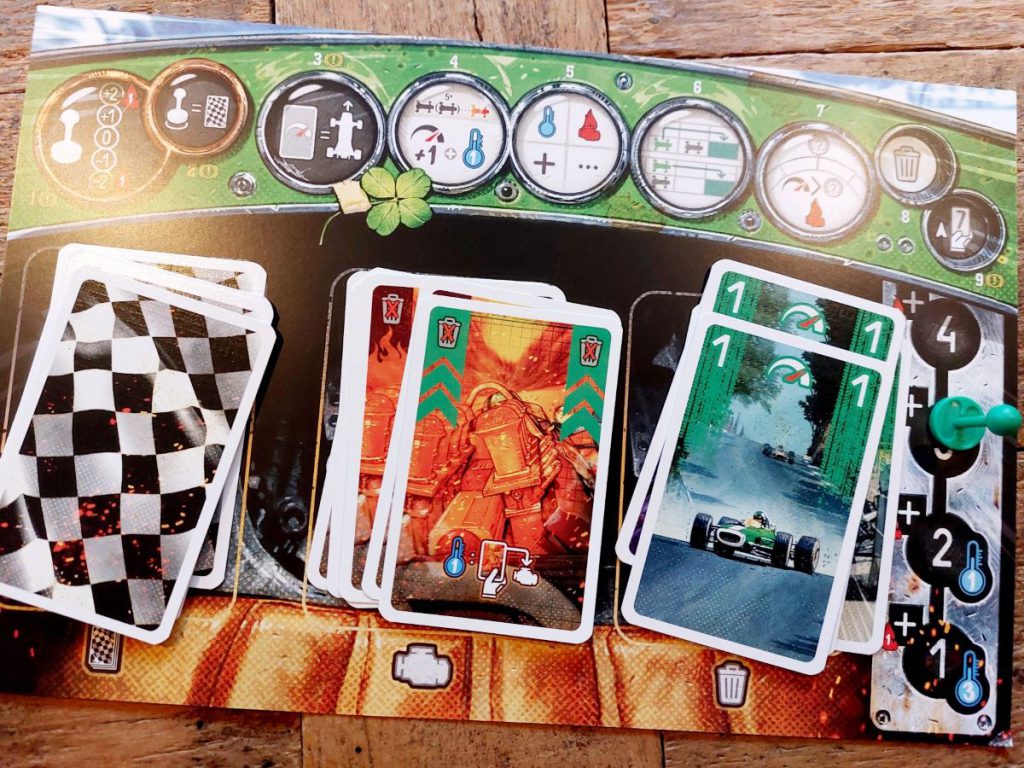 Heat is een uitdagend racespel (10+) met twee varianten en uitgebreide mogelijkheden. Een winnaar van Speelgoed van het Jaar 2023.