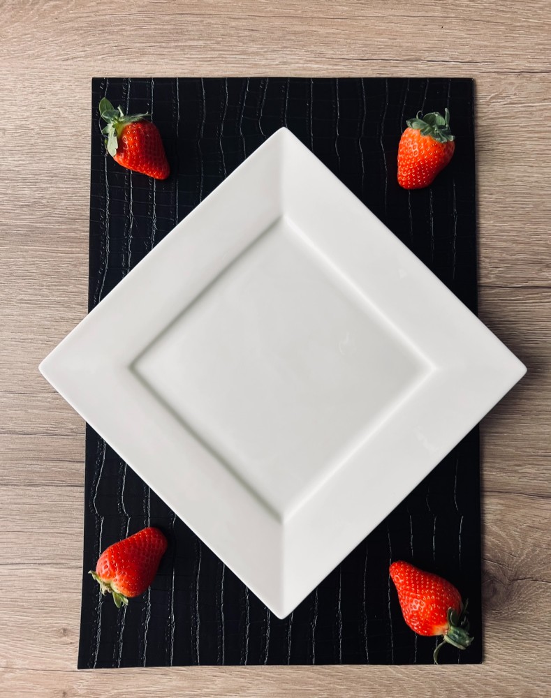 bord met aardbeien