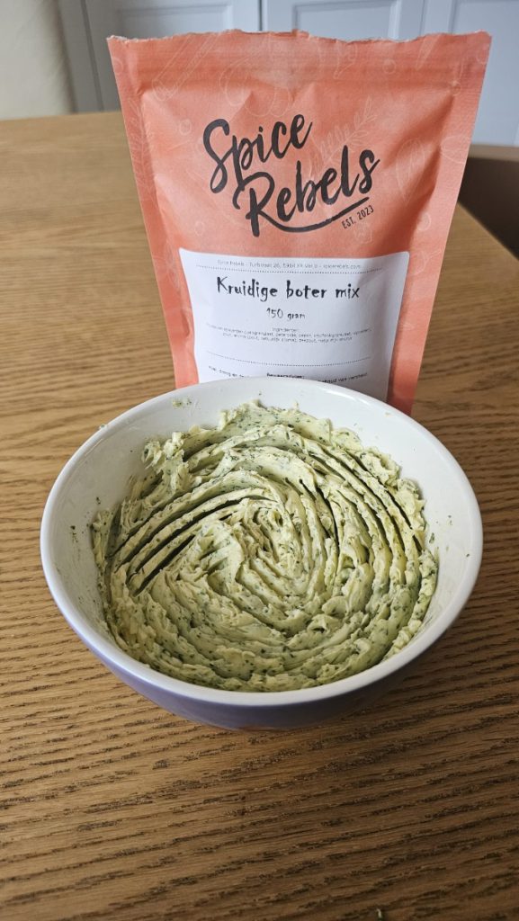Kruidenboter met kruidenmix van Spice Rebels Kruidige boter mix