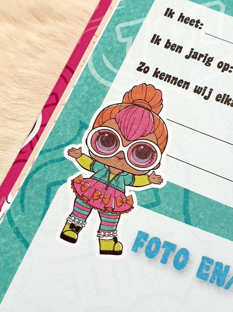 Dit super leuke en vrolijke L.O.L. vriendenboekje is een prachtige en blijvende herinnering aan al je vrienden. Vriendenboek voor meiden