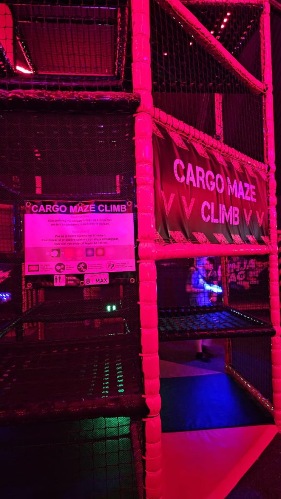 Cargo maze Climb