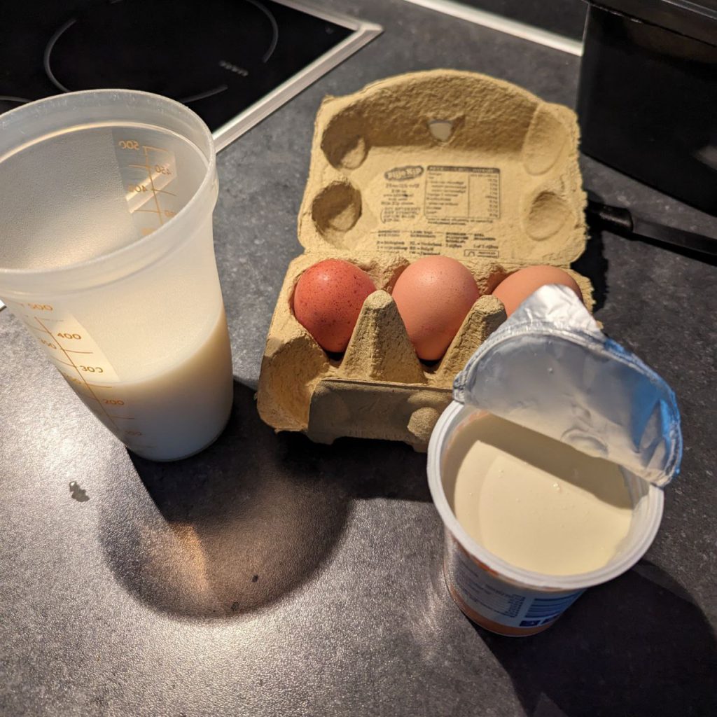 saus ingrediënten eieren melk en creme fraiche