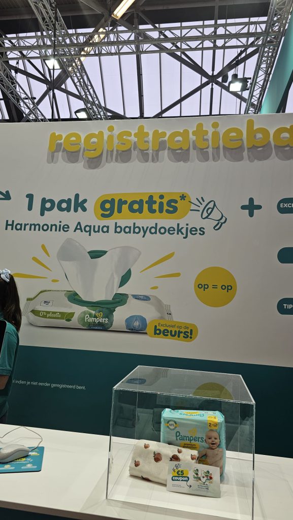 pampers negenmaandenbeurs give away billendoekjes
