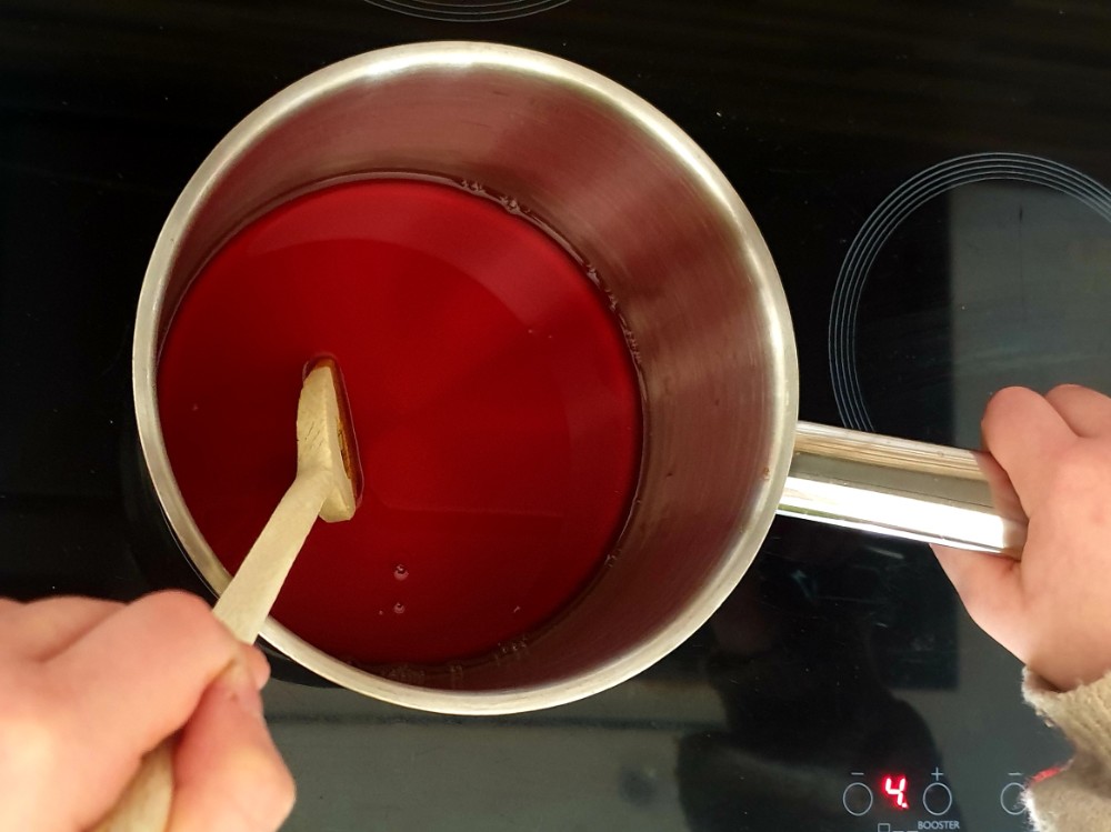 Verwarm de aardbeienlimonade