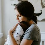 moeder met baby tips voor na de zwangerschap