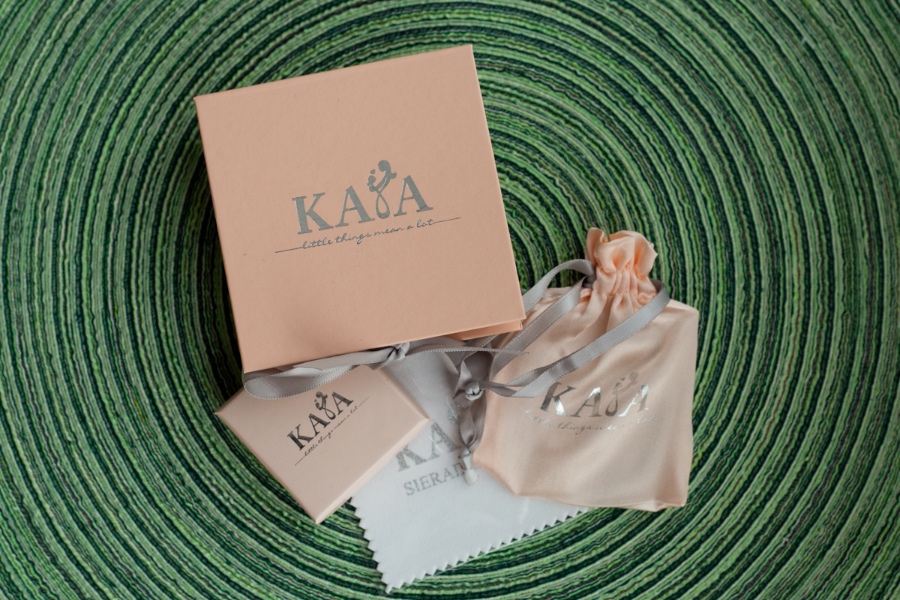 KAYA sieraden, samenwerking, geboortebloemen, geboortesteen, slavenarmband