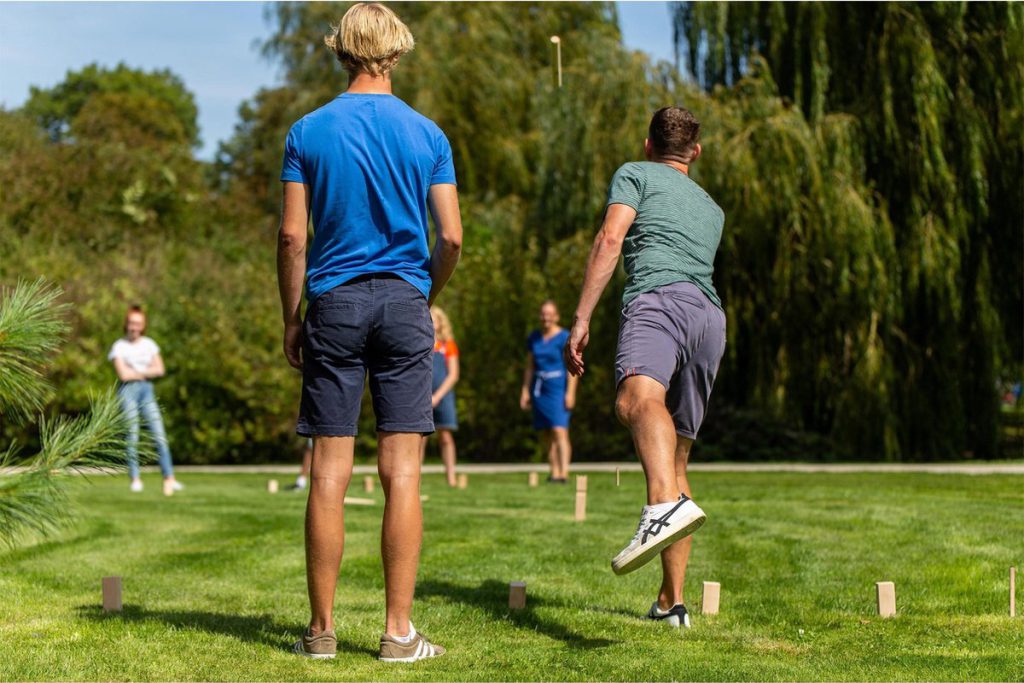 kubb buitenspelen voor volwassenen