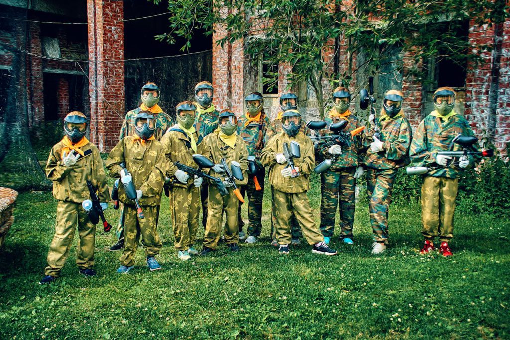 paintball buitenspellen voor volwassenen