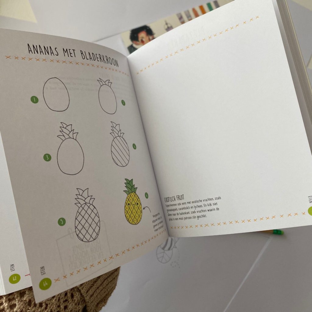kawaii boek ananas tekenen