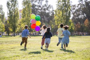 tikkertje buitenspelen kinderen
