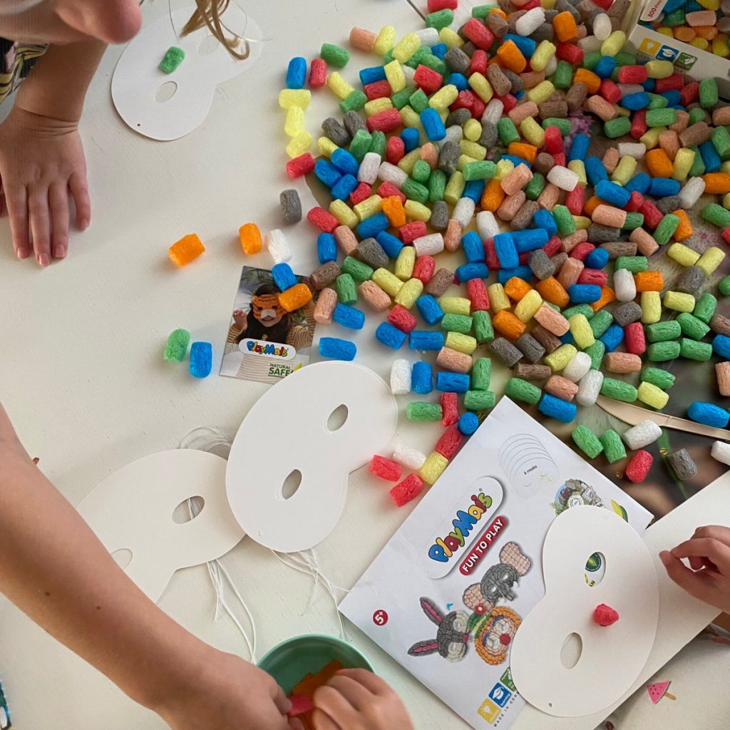 Playmais maskers speelgoed van het jaar 2024