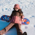 Winteracitiviteiten buiten wandelen in de winter met goede winterkleding van Protest