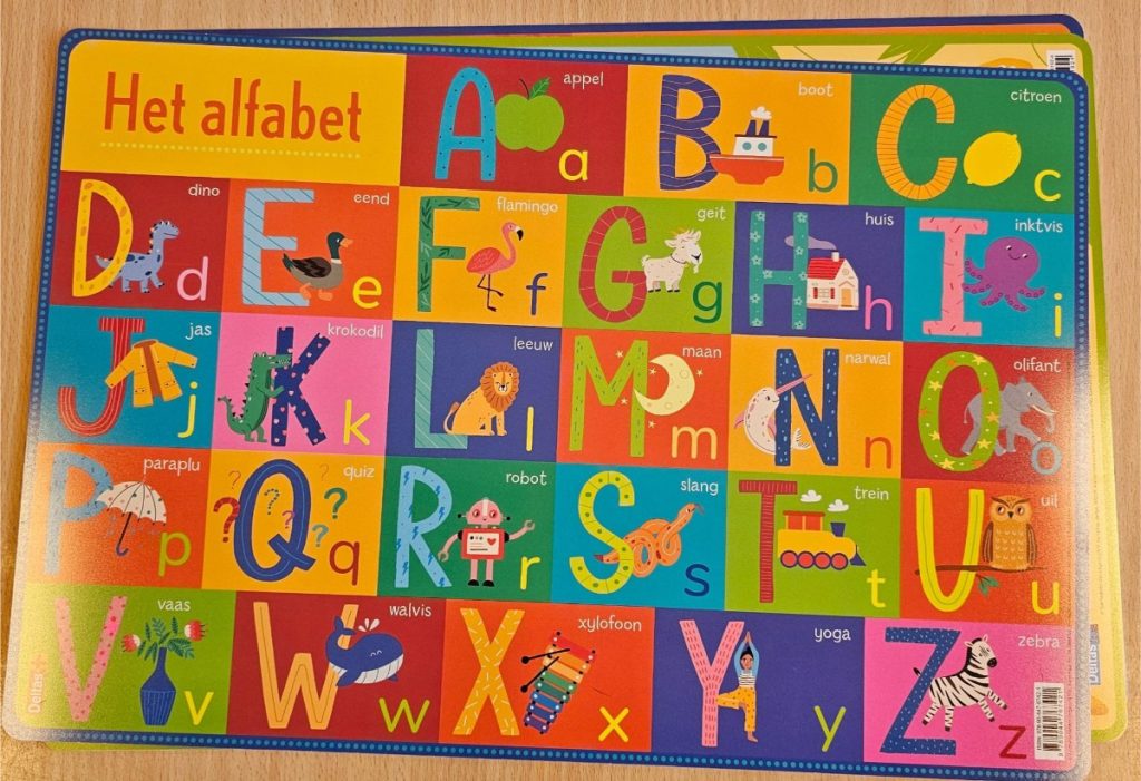 alfabet leren met educatieve placemats