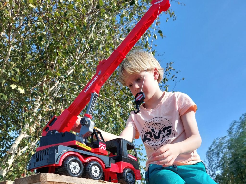 buitenspelen hijskraan