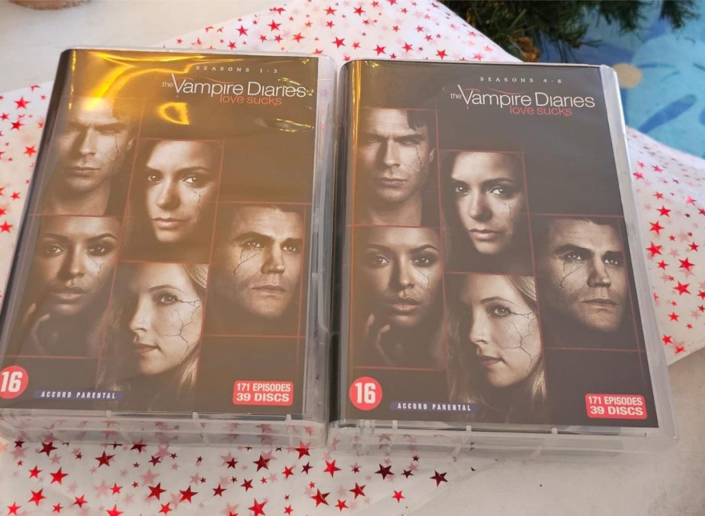 the vampire diaries (2)