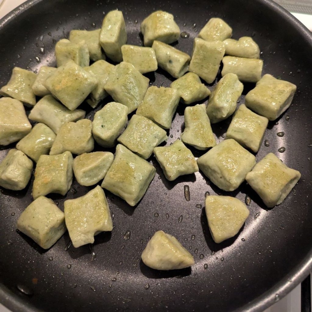 goudbruin bakken gnocchi Gnocchi ricotta spinazie