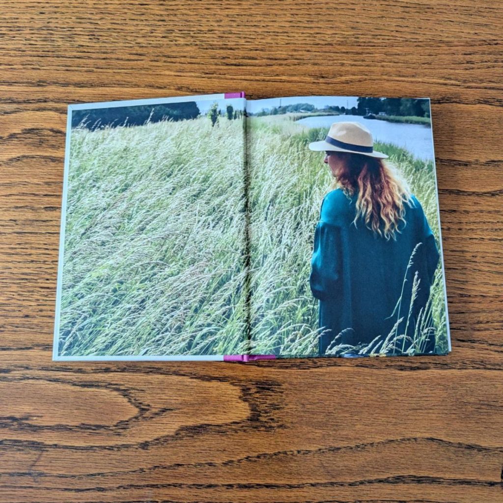 schutblad voorin met Leoniek