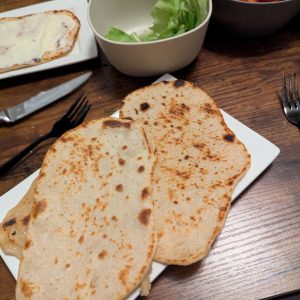 libanees flatbread op tafel