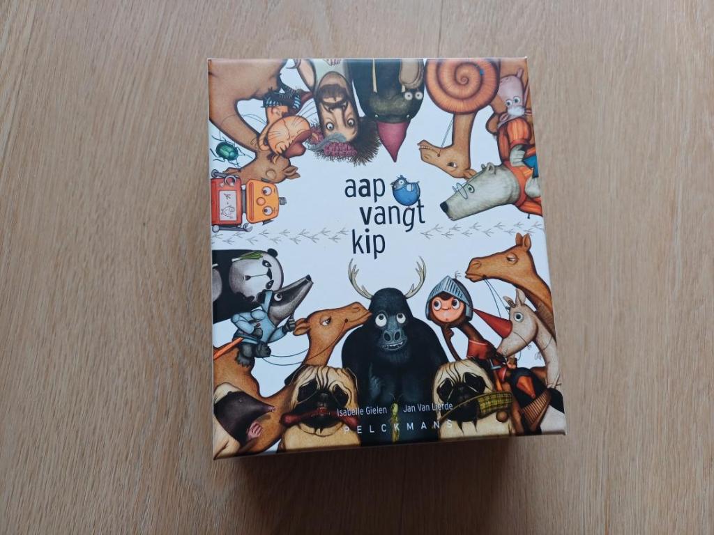 Aap vangt kip - voorkant