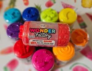 Never Dry Klei en Never Dry Zand van Wonder Factory