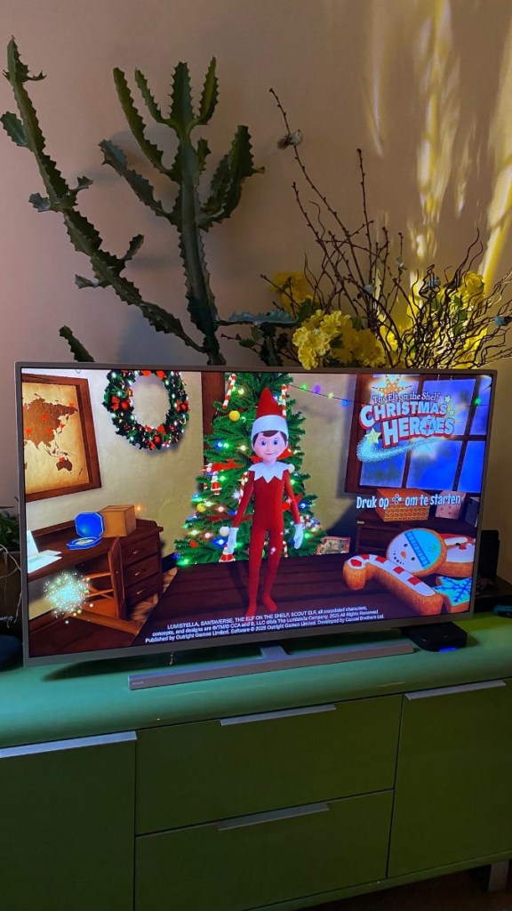 The Elf on the Shelf Christmas Heroes game