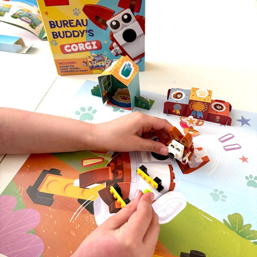 Bureau Buddy's Corgi 3