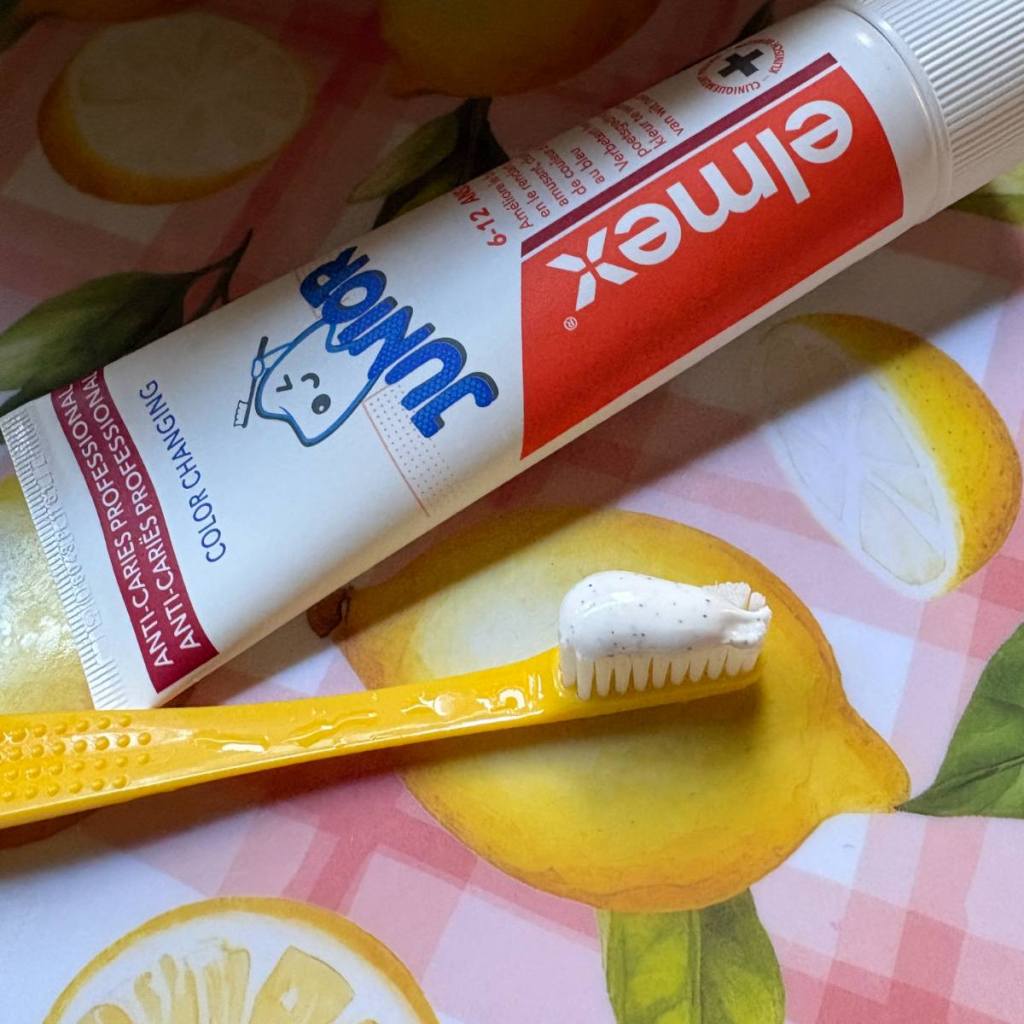 tandpasta die van kleur veranderd