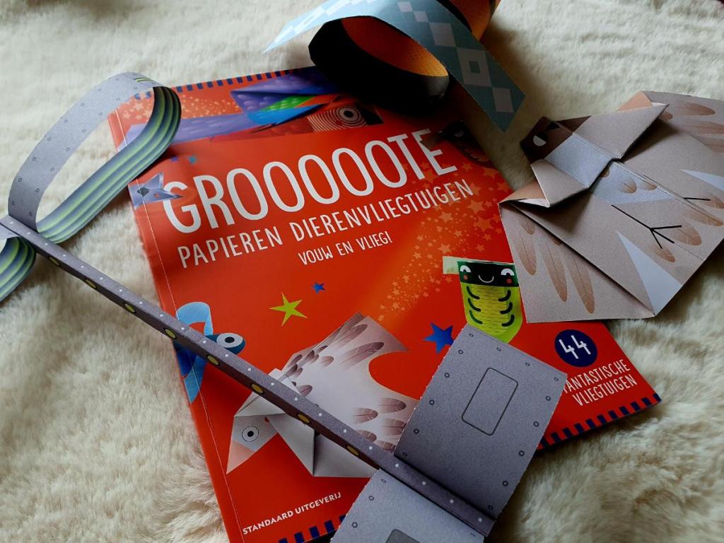 Grooooote papieren dierenvliegtuigjes