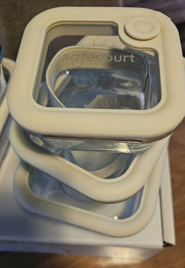 Eiwitrijk ontbijten zonder toegevoegde suiker en lactose? Ontdek 10 makkelijke mealprep ontbijtjes voor koelkast, vriezer en oven. safecourt glazen schalen