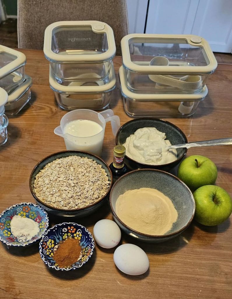 Baked oats met appel en kaneel mealprep ontbijt